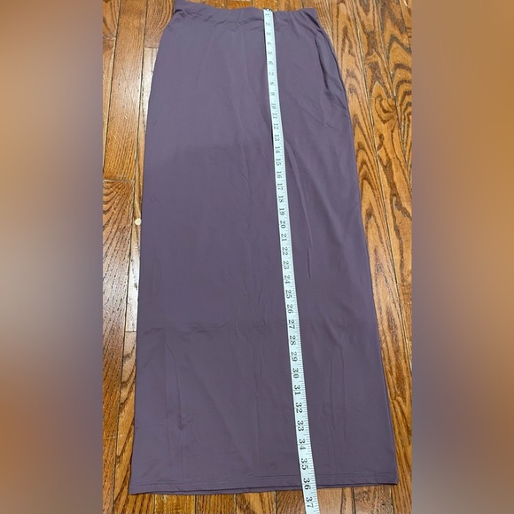 Chic Purple Pencil Skirt - Picture 3 of 6